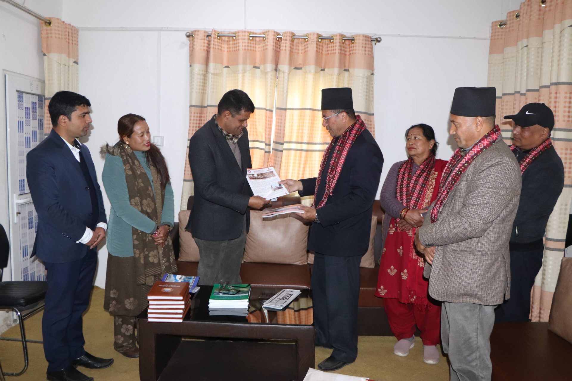 रसुवाको उत्तरगया गाउँपालिकामा नगर प्रमुख प्रजापतिलाई स्वागत