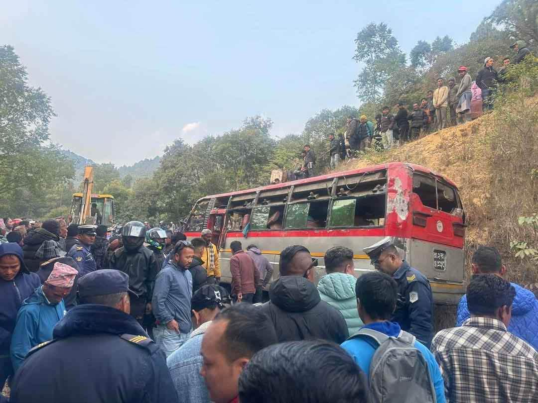 काठमाडौंमा पिकनिकबाट फर्किंदै गरेको स्कूल बस दुर्घटना, तीन जना विद्यार्थीको मृत्यु