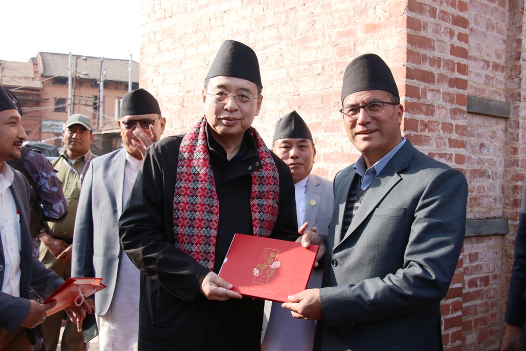 चिनियाँ राष्ट्रिय जनजाति मामिला आयोगका मन्त्री फान यूएद्वारा भक्तपुरमा अवलोकन भ्रमण