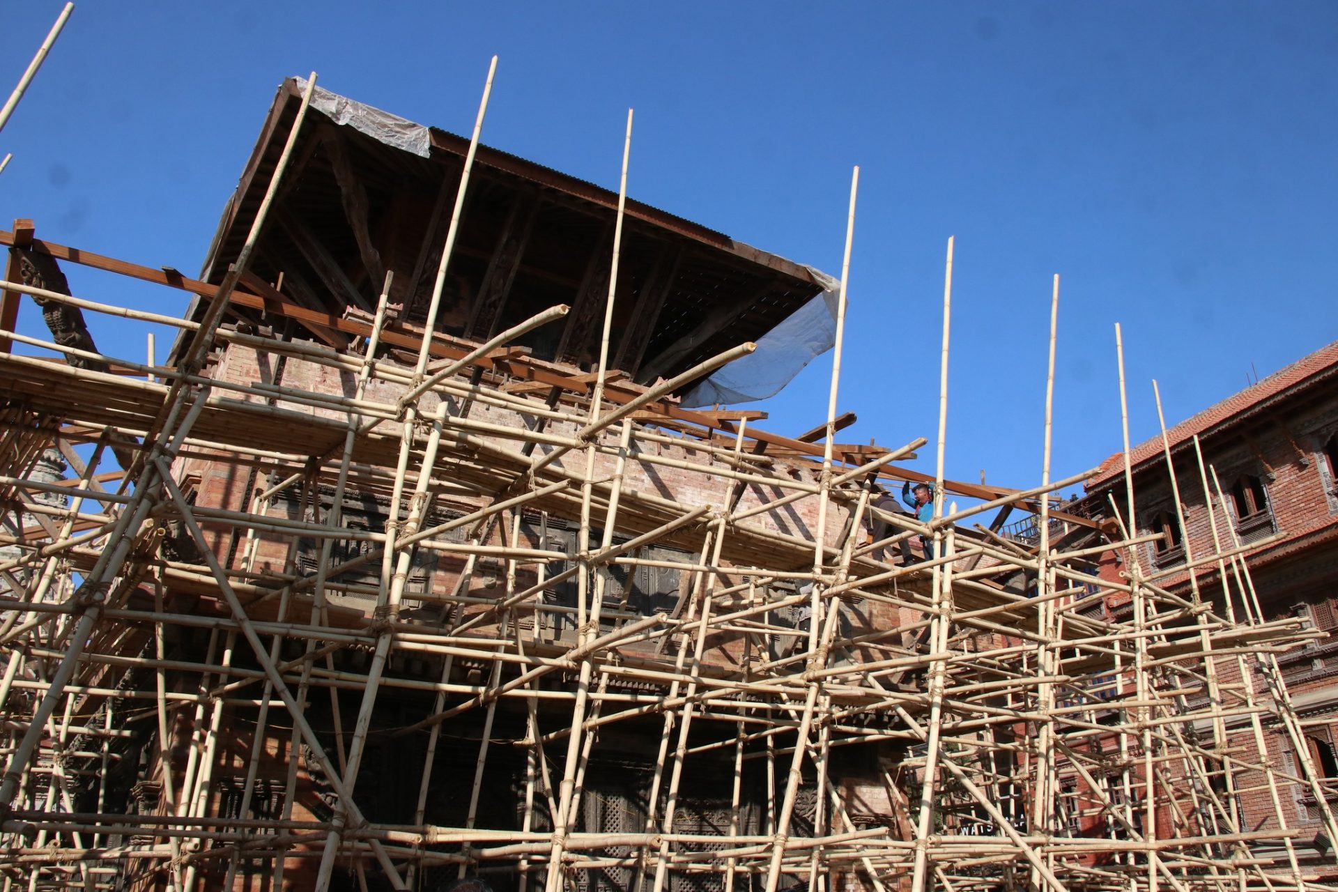 यक्षश्वर मन्दिर जीर्णोद्धारमा गुणस्तरीय निर्माण सामग्री प्रयोग गर्न ठेकेदारलाई पत्र !