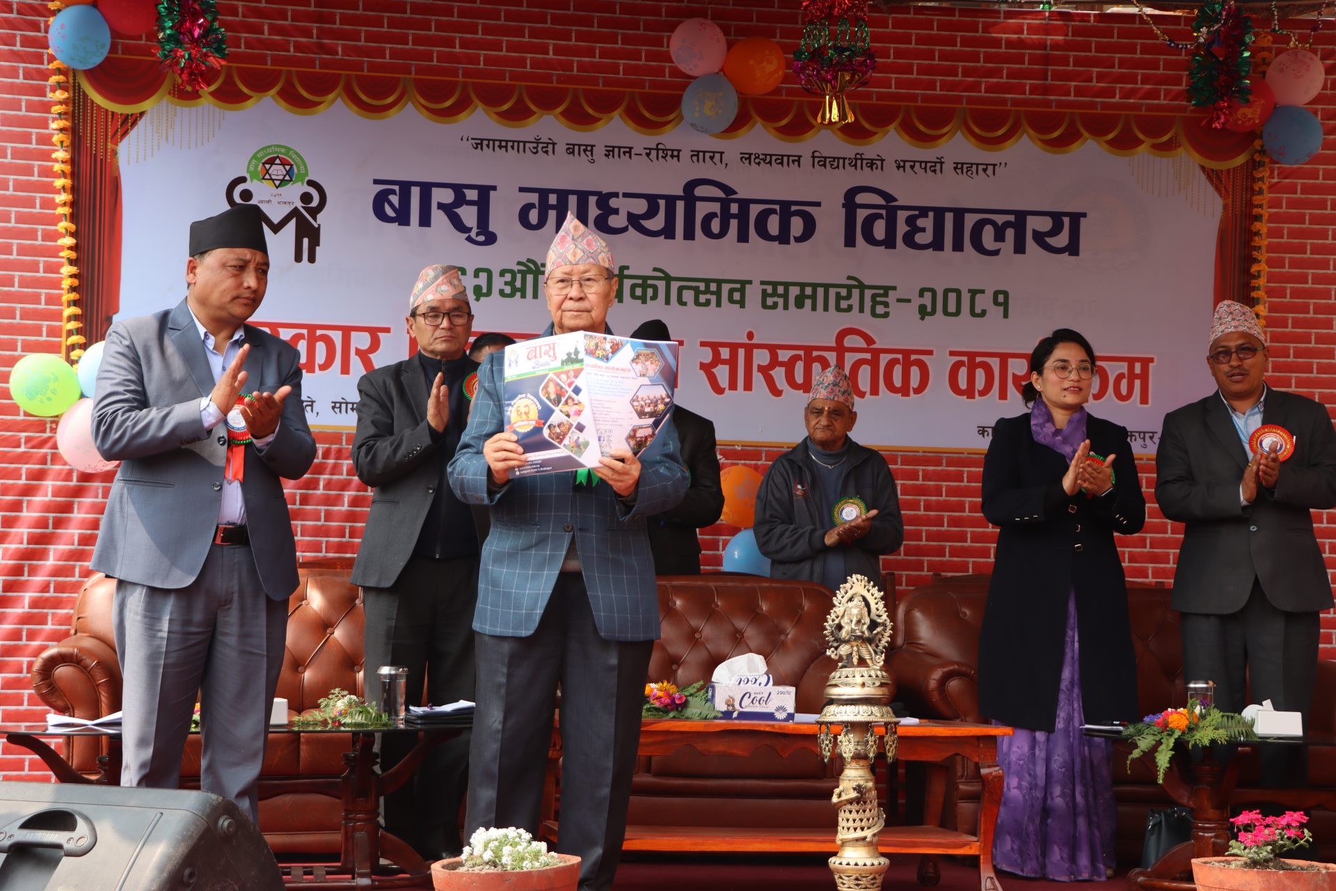 भक्तपुरको शैक्षिक विकासमा बाहिरी जिल्लाका शिक्षकहरूको पनि महत्वपूर्ण योगदान