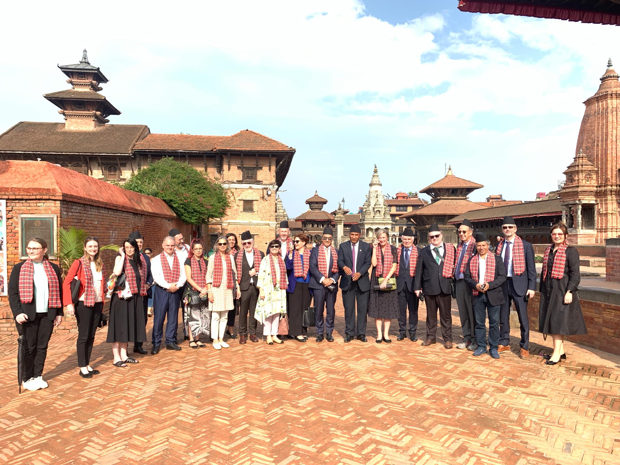 युरोपियन युनियनका राजदूतसहित युरोपका राजदूतहरूद्वारा भक्तपुर नगरको भ्रमण