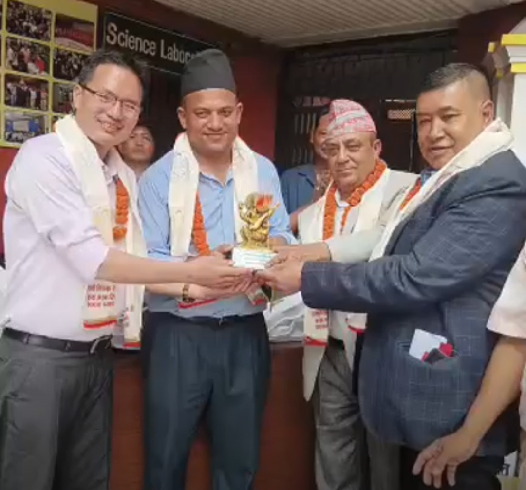 सरस्वती विद्यागृहमा शैक्षिक तथा खेलकुद सामग्री वितरण