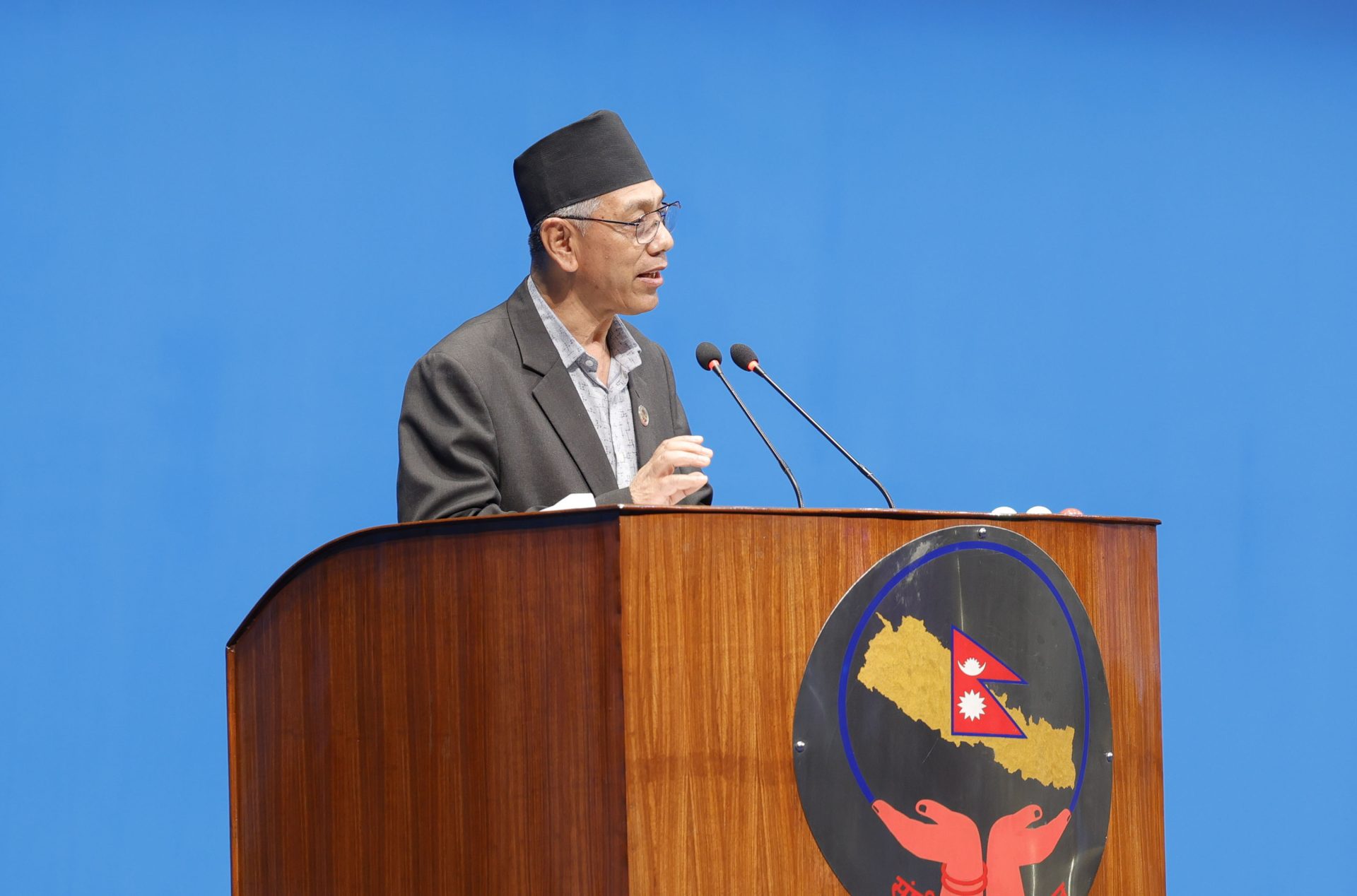 स्थानीय तहलाई स्वायत्तता र विकेन्द्रीकरण दिनुपर्ने