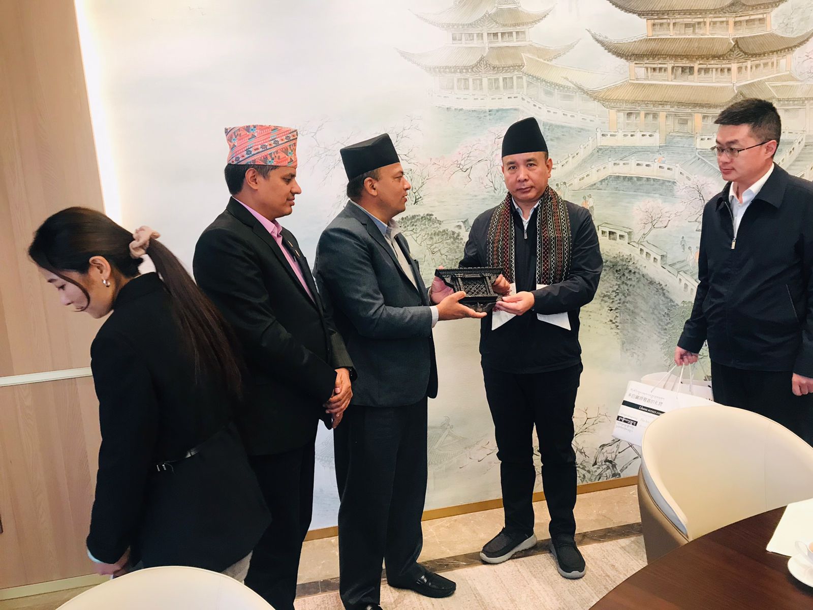 भनपाको टोलीले शाननान नपा प्रमुखसँग भेटवार्ता