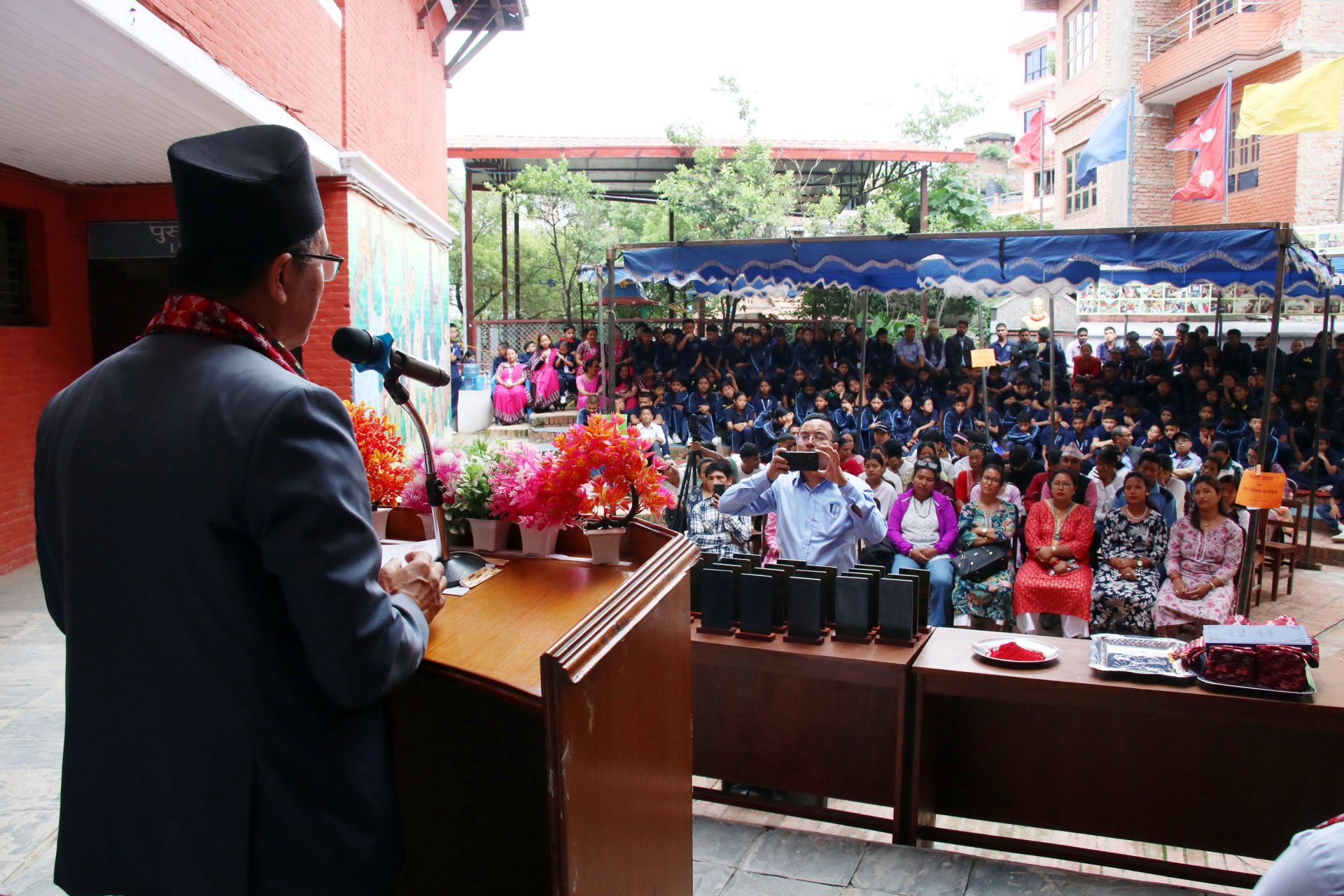 शिक्षकहरूको मेहनत र स्वयम्सेवी भावनाले विद्यालयको प्रगति र विकासमा सघाउ पु¥याउने