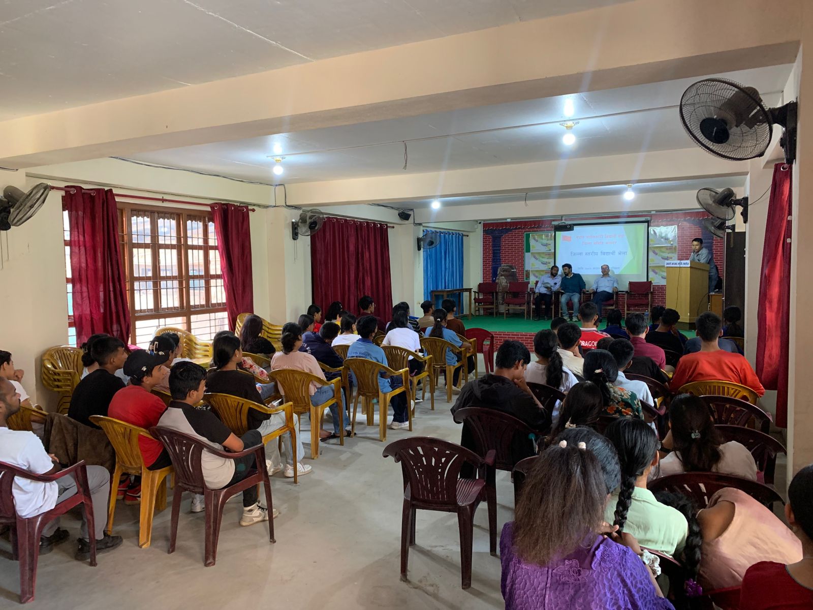 जिल्लास्तरीय विद्यार्थी भेला