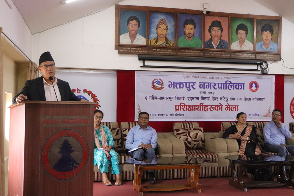 युवाहरूले विश्वविद्यालयको ज्ञानसँगै सीप सिकेर आत्मनिर्भर हुनुपर्ने