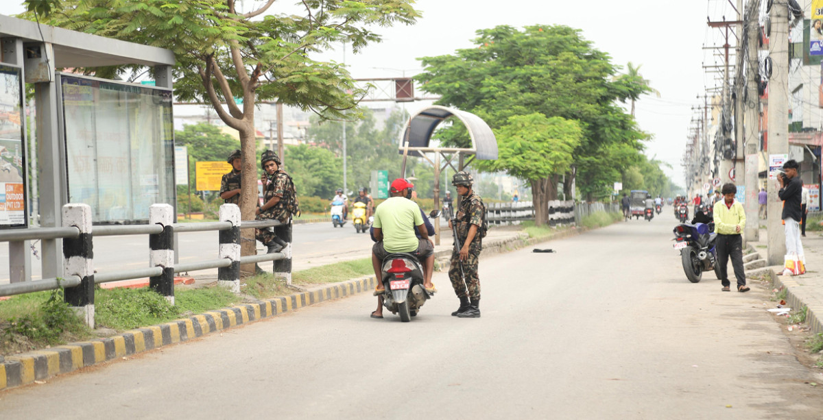 कफ्र्यु जारी गर्दै सेना परिचालन