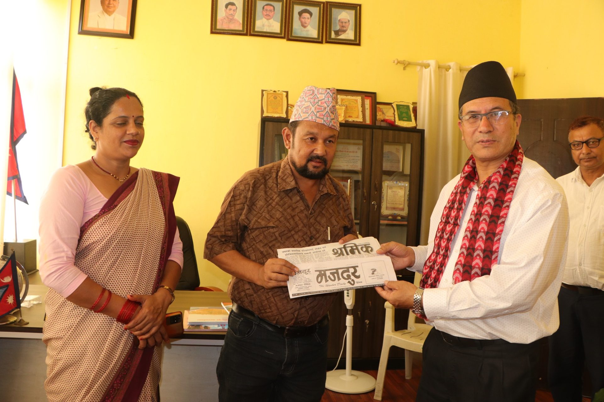 भक्तपुरका नगर प्रमुख सुनिल प्रजापति बर्दिबास नगरपालिकामा