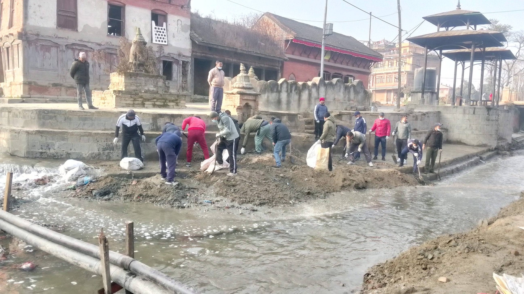हनुमानघाट परिसरमा सरसफाइ कार्यक्रम