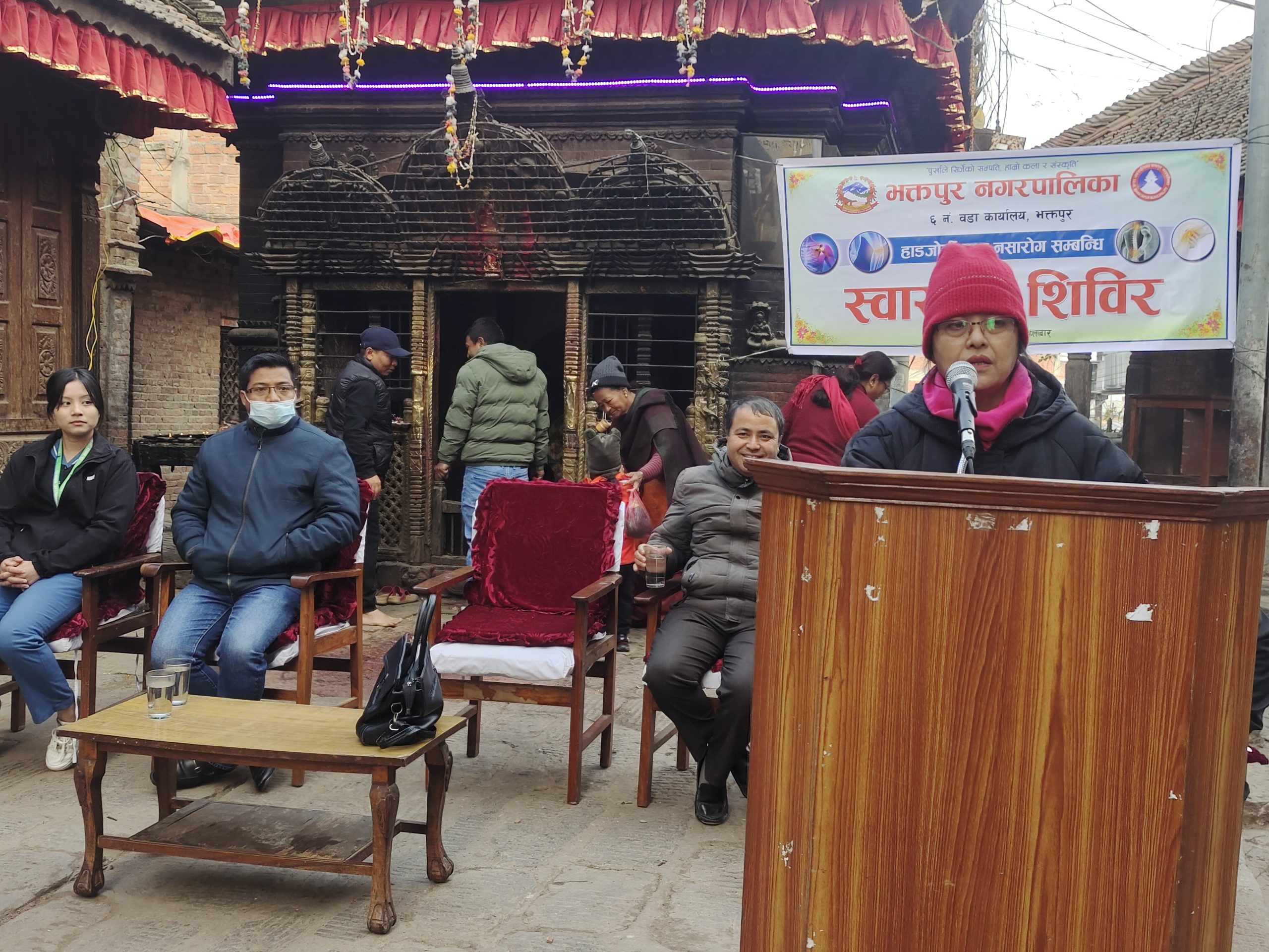चोछेँ टोलमा हाडजोर्नी तथा नसारोगसम्बन्धी स्वास्थ्य शिविर