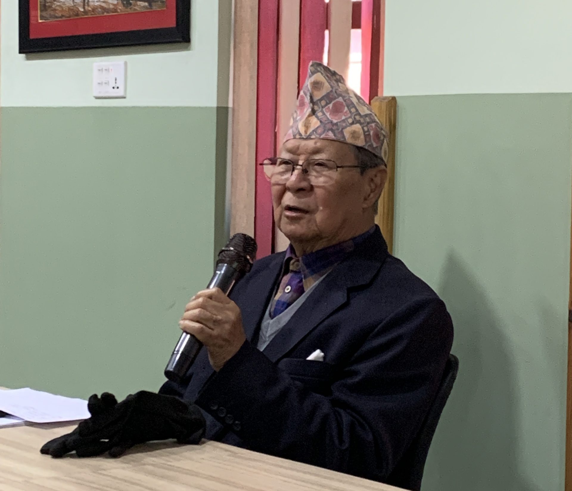 विद्यार्थीले पाठ्यपुस्तकको साथै राष्ट्रिय अन्तर्राष्ट्रिय ग्रन्थहरू पनि अध्ययन गर्नुपर्नेमा जोड