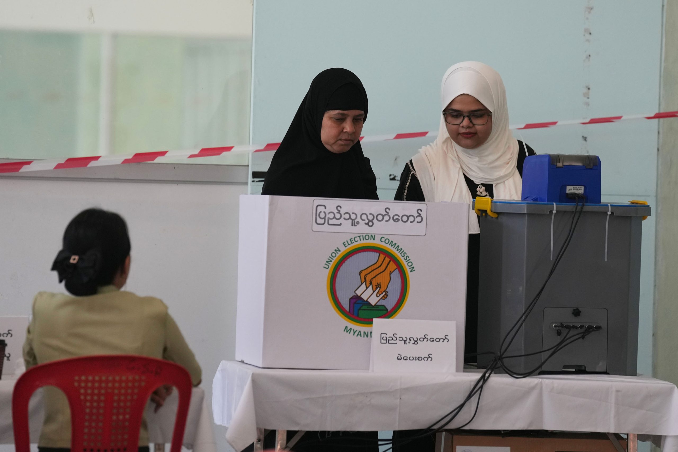 म्यान्मामा सेनाले सत्ता कब्जा गरेपछि पहिलोपटक निर्वाचन