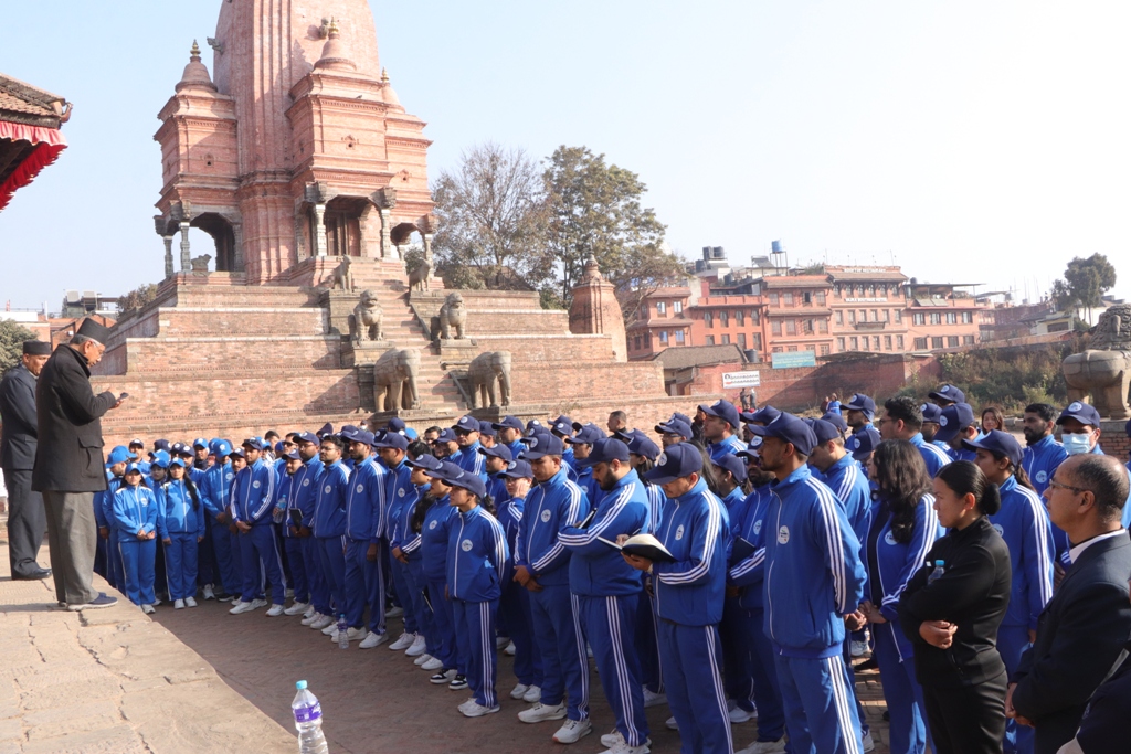 नवप्रवेशी शाखा अधिकृतहरूको टोलीद्वारा भक्तपुरका सांस्कृतिक सम्पदाहरू अवलोकन