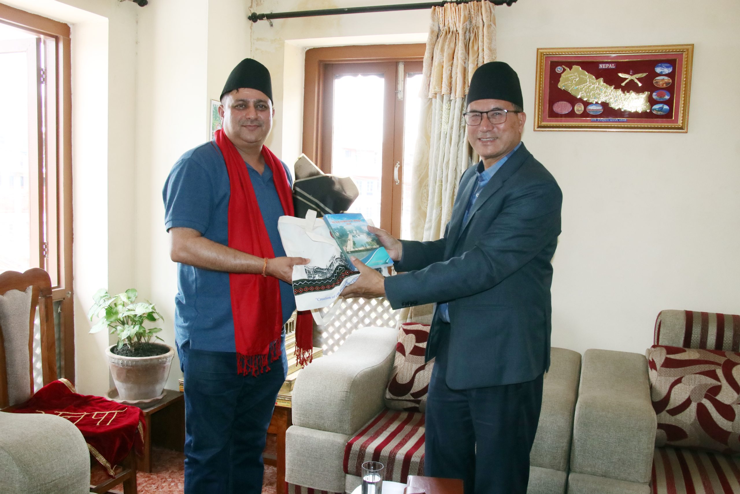 भक्तपुरका प्रमुख जिल्ला अधिकारी उमेशकुमार ढकालको बिदाइ