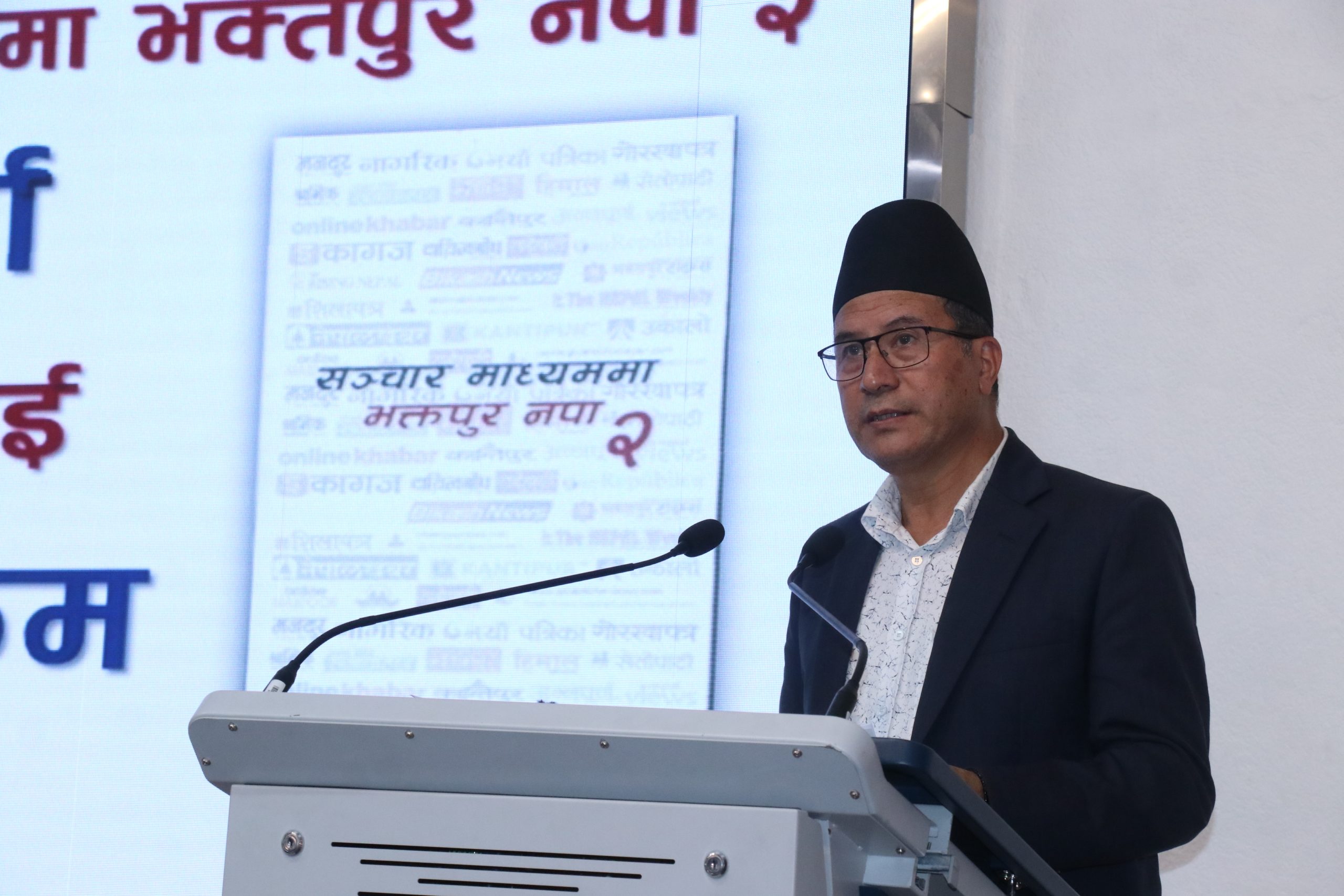 पत्रकार, लेखक र साहित्यकारको लेखले जनताको सेवा गर्नमा थप हौसला प्रदान