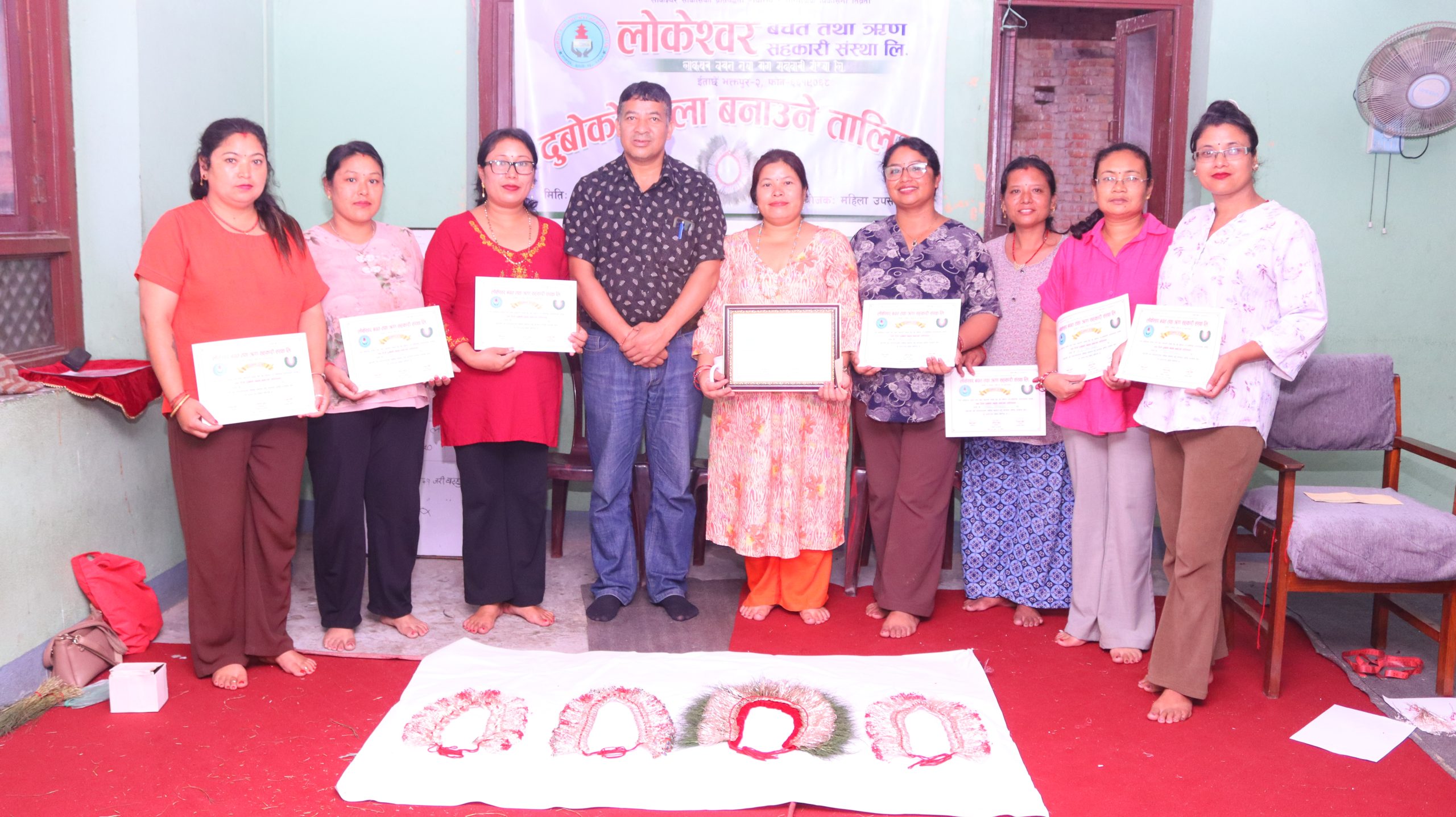 लोकेश्वर साकोसमा दुबोको माला बनाउने तालिम सम्पन्न