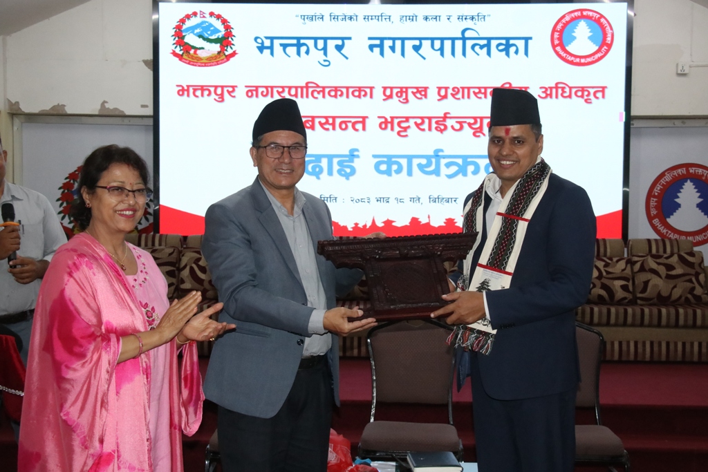 प्रमुख प्रशासकीय अधिकृत भट्टराईको बिदाइ
