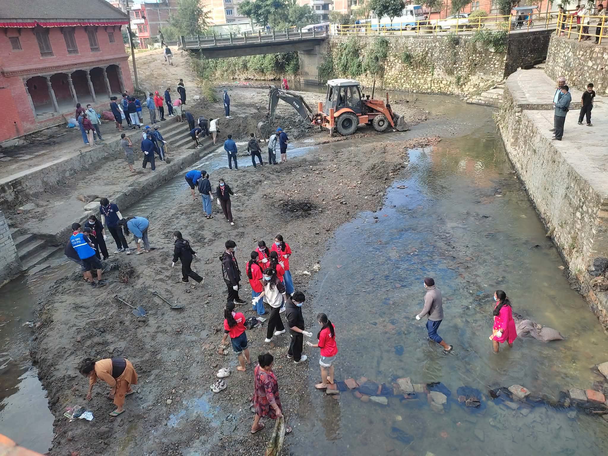 ब्रह्मायणी मन्दिर परिसरमा सरसफाइ कार्यक्रम
