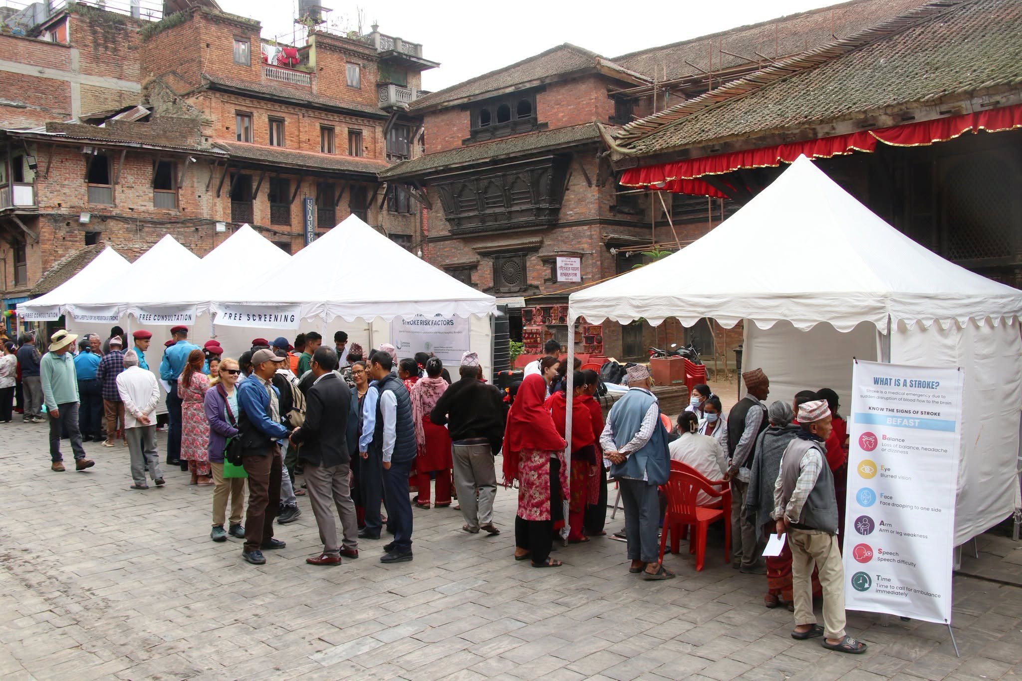 भक्तपुरमा विश्व पक्षघात दिवसको अवसरमा निःशुल्क स्वास्थ्य परीक्षण